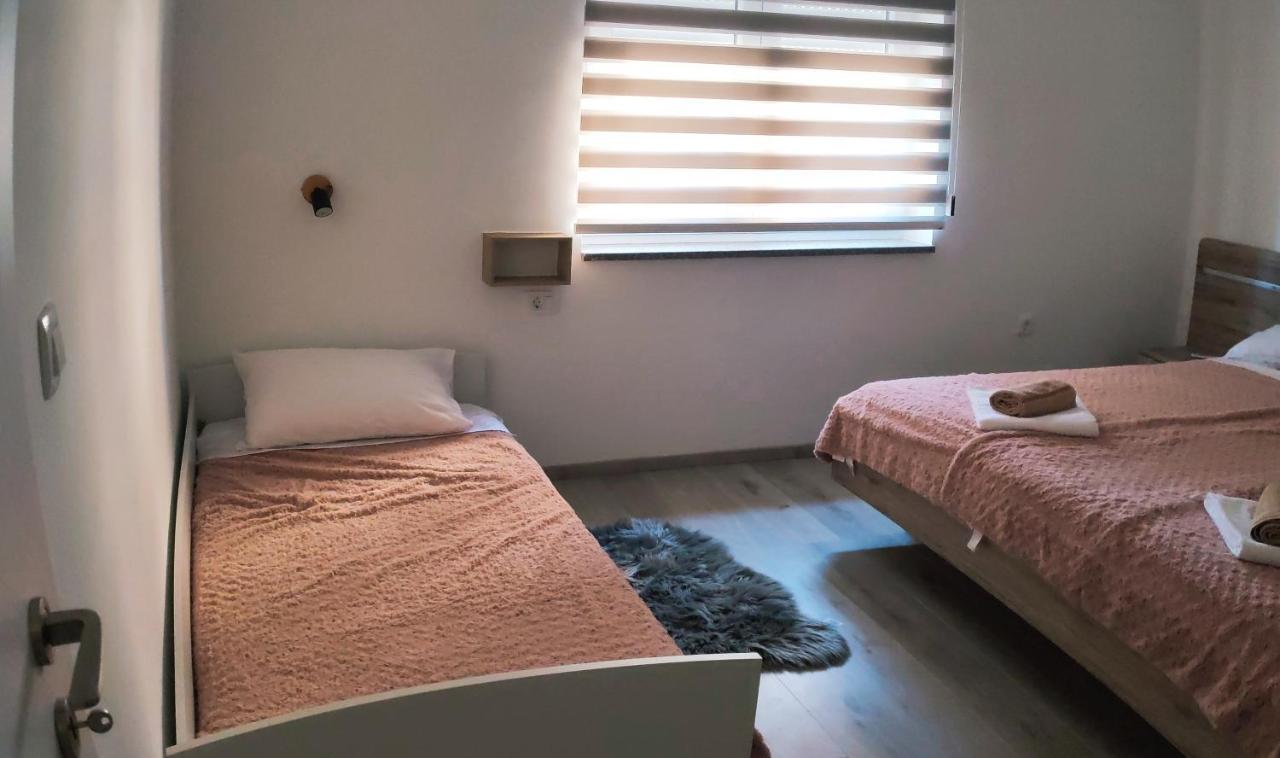 Apartman Levi Pula Exterior foto